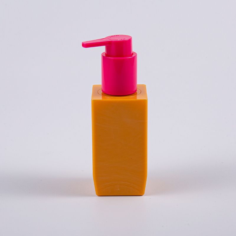 Flerfärgsalternativ Fyrkantig form 50ml PETG tjockvägg lotionflaska med plastpump 